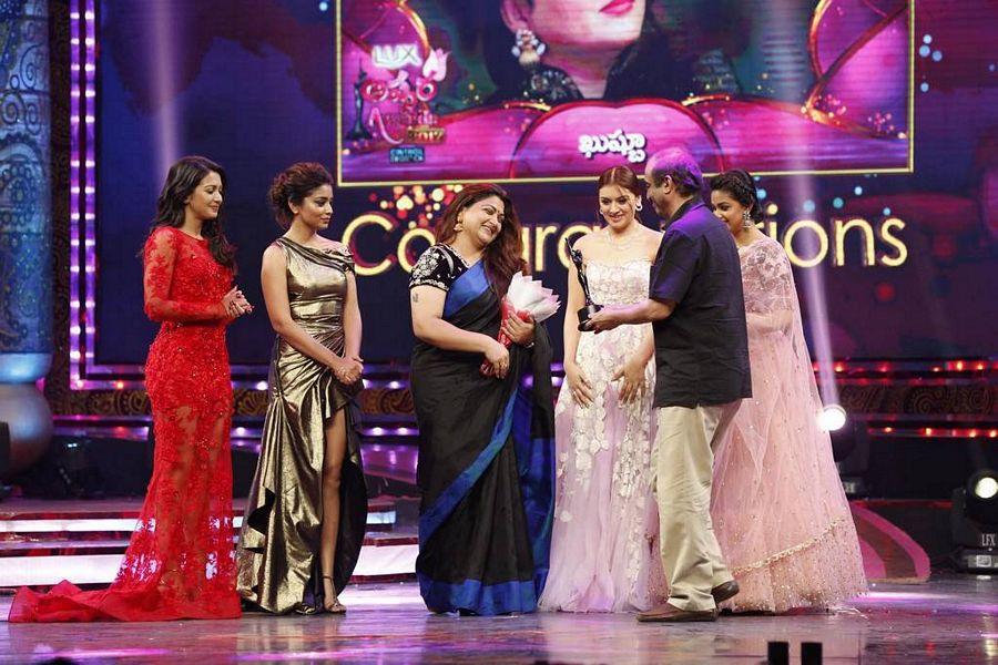 Stars At Zee TV Apsara Awards 2017 Photos