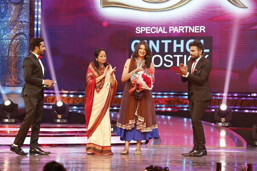 Stars At Zee TV Apsara Awards 2017 Photos