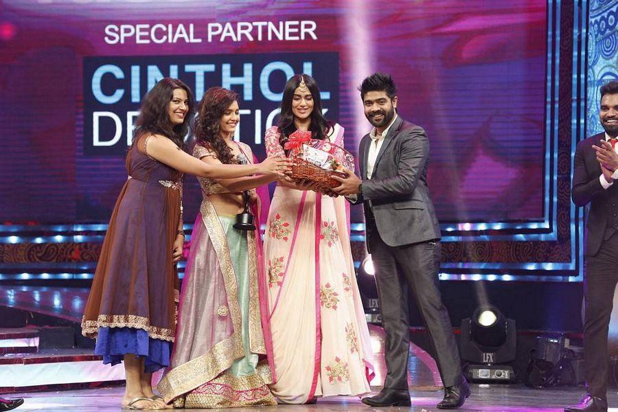 Stars At Zee TV Apsara Awards 2017 Photos