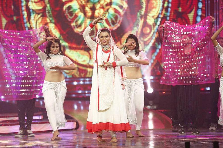 Stars At Zee TV Apsara Awards 2017 Photos
