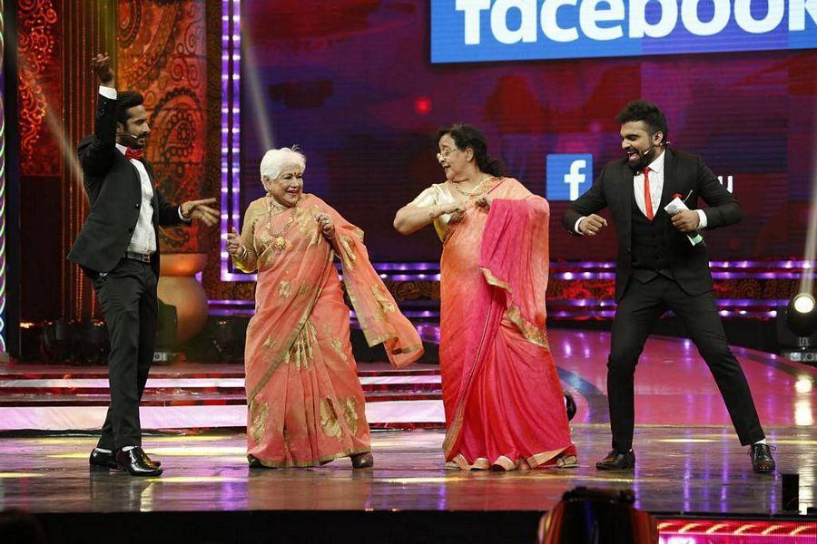 Stars At Zee TV Apsara Awards 2017 Photos