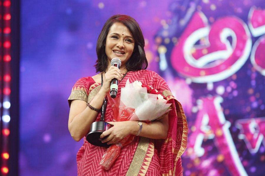 Stars At Zee TV Apsara Awards 2017 Photos