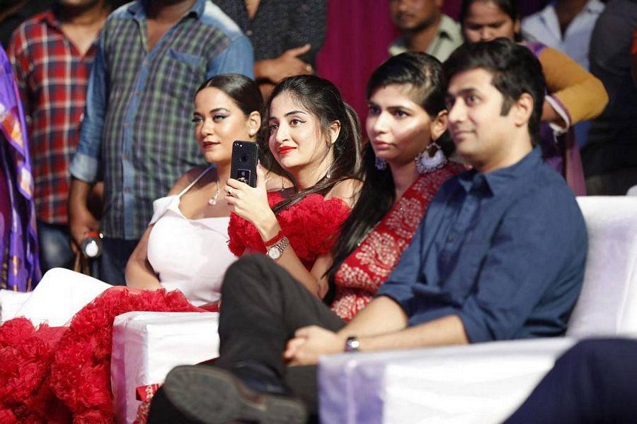 Stars At Zee TV Apsara Awards 2017 Photos