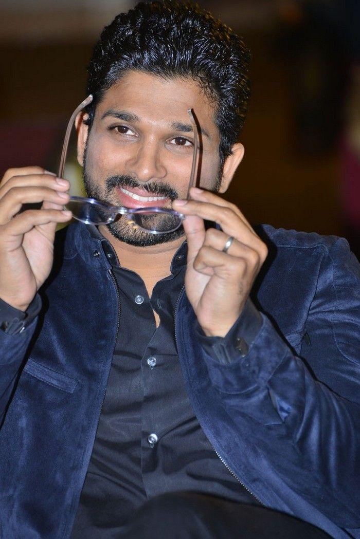 Stylish Star Allu Arjun at Vijetha Success Meet Photos