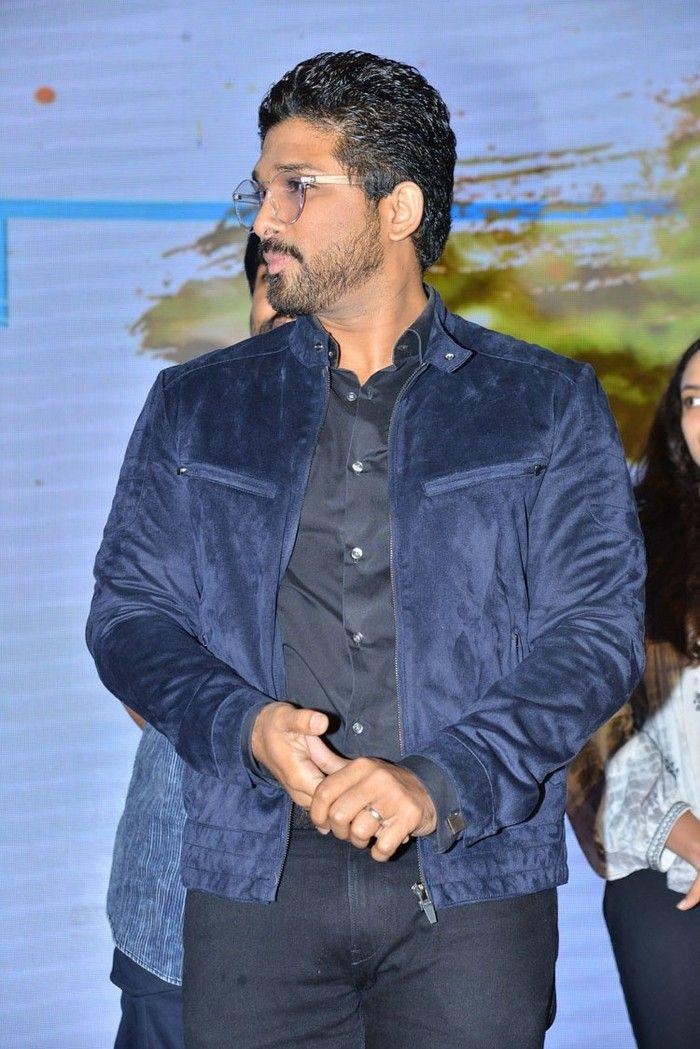 Stylish Star Allu Arjun at Vijetha Success Meet Photos