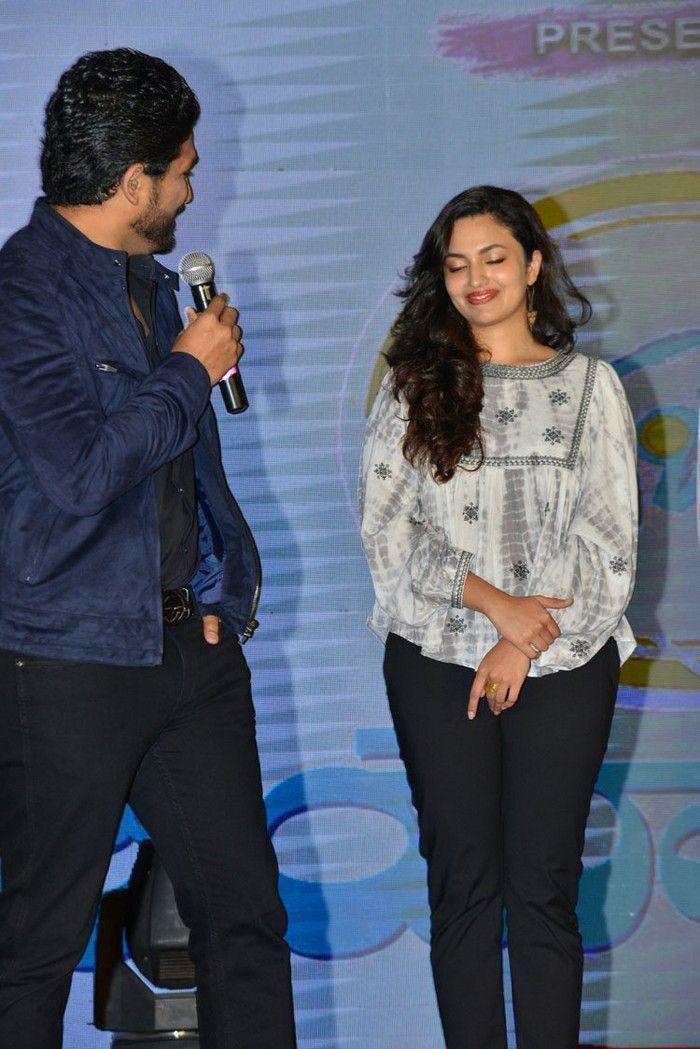 Stylish Star Allu Arjun at Vijetha Success Meet Photos