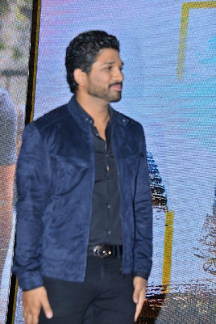 Stylish Star Allu Arjun at Vijetha Success Meet Photos