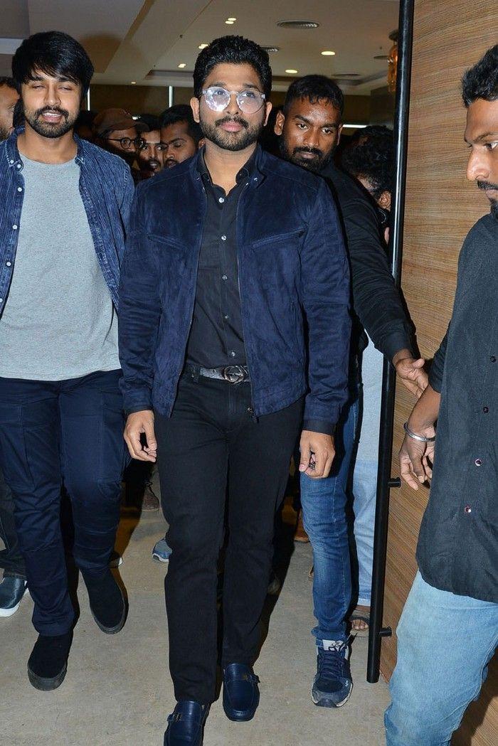 Stylish Star Allu Arjun at Vijetha Success Meet Photos