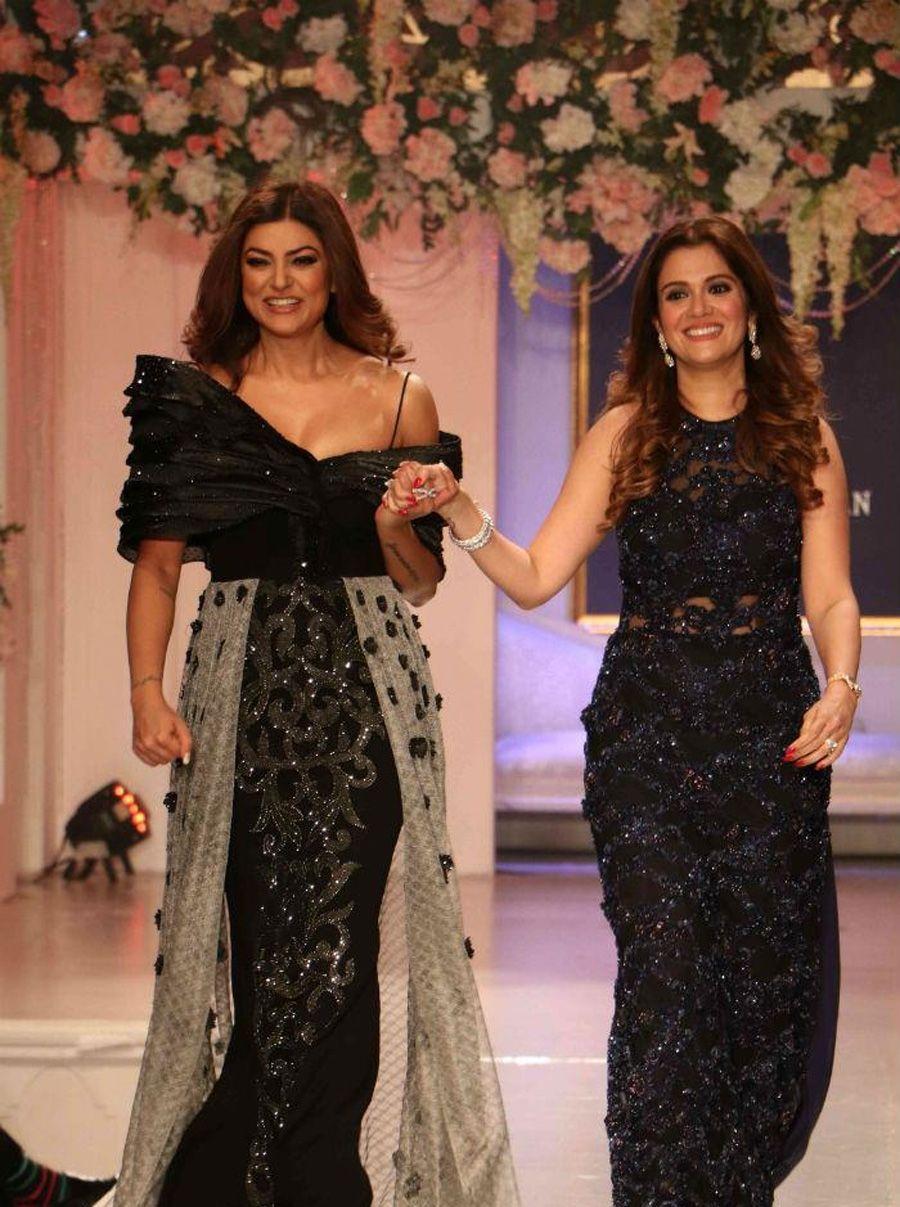 Sushmita Sen dazzles with her runway appearance Photos