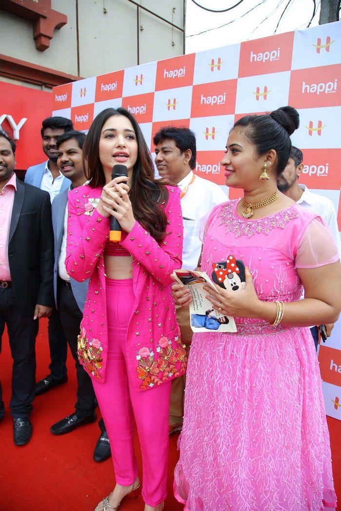 Tamanna launches Happi Mobiles showroom Photos