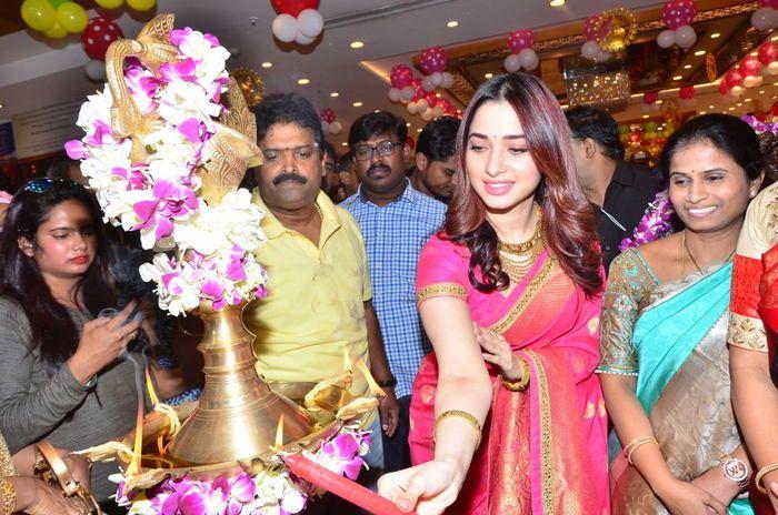 Tamannaah Launches JOH RIVAAJ Collections At Chennai Shoping