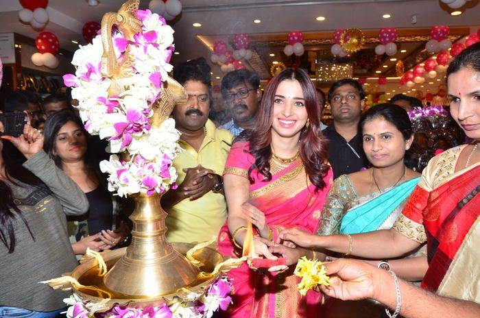 Tamannaah Launches JOH RIVAAJ Collections At Chennai Shoping
