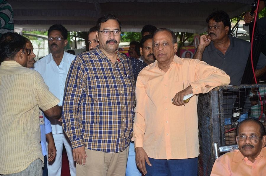 Telugu Film Industry Condolence to Dasari Photos