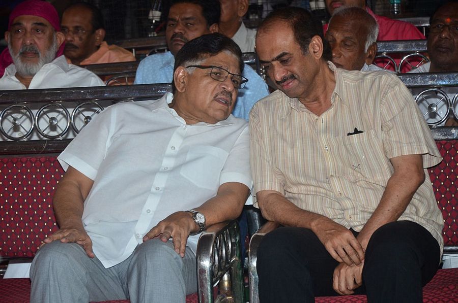 Telugu Film Industry Condolence to Dasari Photos