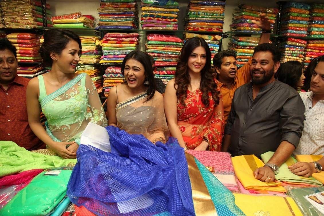 Tollywood Actress inaugurates KLM Fashion Mall Photos