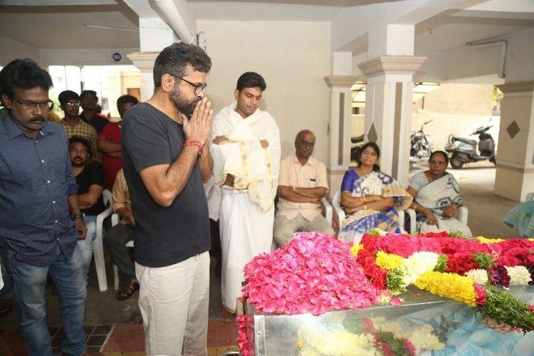 Tollywood Celebs Pay Homage To Director B Jaya Photos