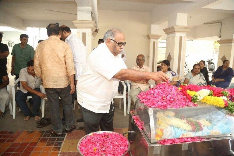Tollywood Celebs Pay Homage To Director B Jaya Photos