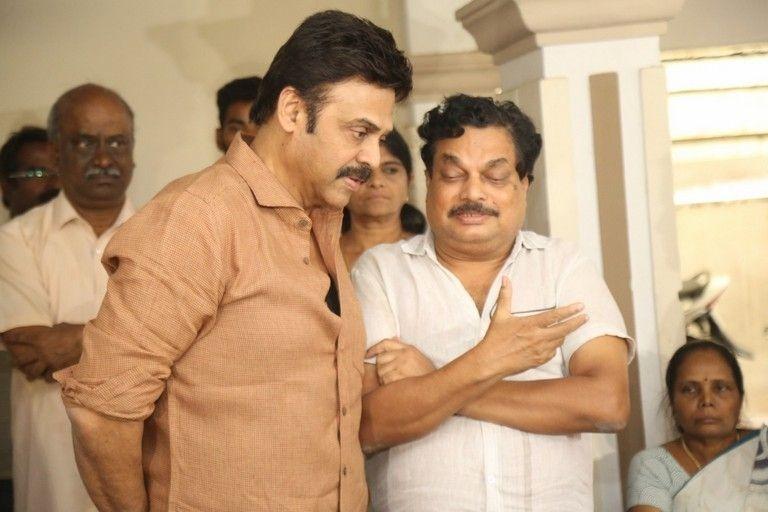 Tollywood Celebs Pay Homage To Director B Jaya Photos