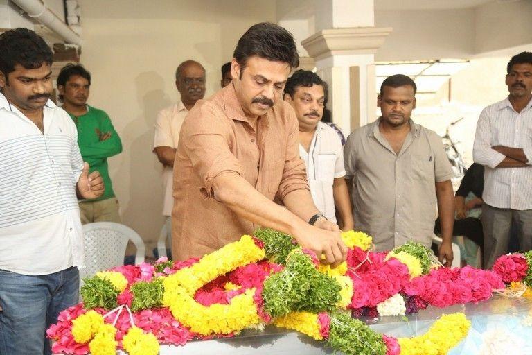 Tollywood Celebs Pay Homage To Director B Jaya Photos