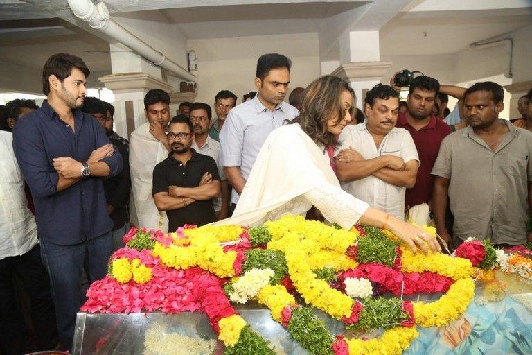 Tollywood Celebs Pay Homage To Director B Jaya Photos