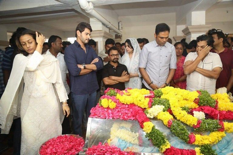 Tollywood Celebs Pay Homage To Director B Jaya Photos