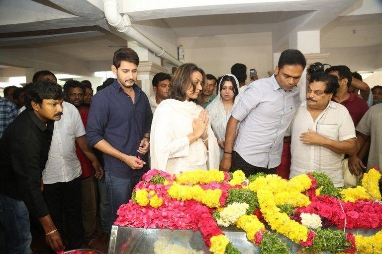 Tollywood Celebs Pay Homage To Director B Jaya Photos