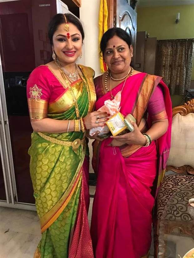 Varamahalakshmi Festival Celebration In Actress Priyanka Upendra House