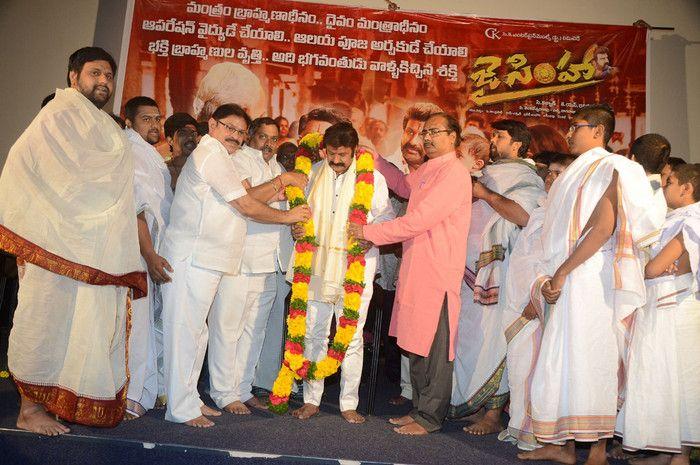 Veda Brahmanas felicitated by Jaisimha Team