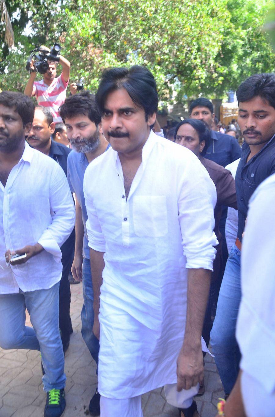 Veteran Director Dasari Narayana Rao Final Journey Photos