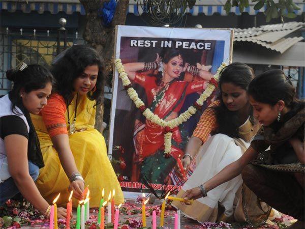 View Pictures: Here's How Fans Paid Tribute To Sridevi In Temples!