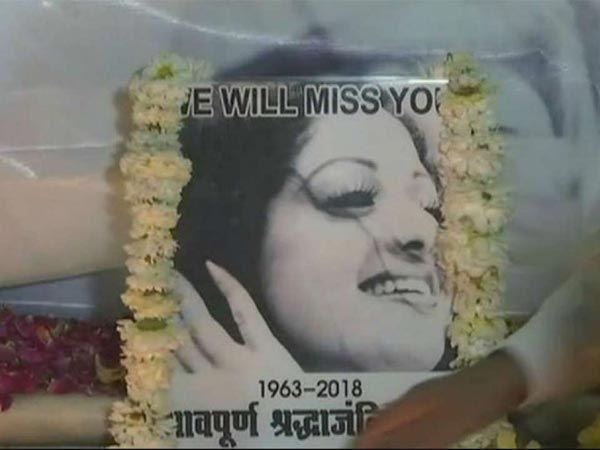 View Pictures: Here's How Fans Paid Tribute To Sridevi In Temples!