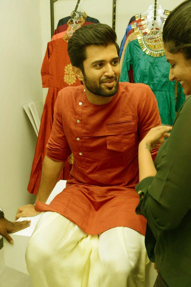 Vijay Devarakonda & Catherine Tresa launch KVM Mall Photos