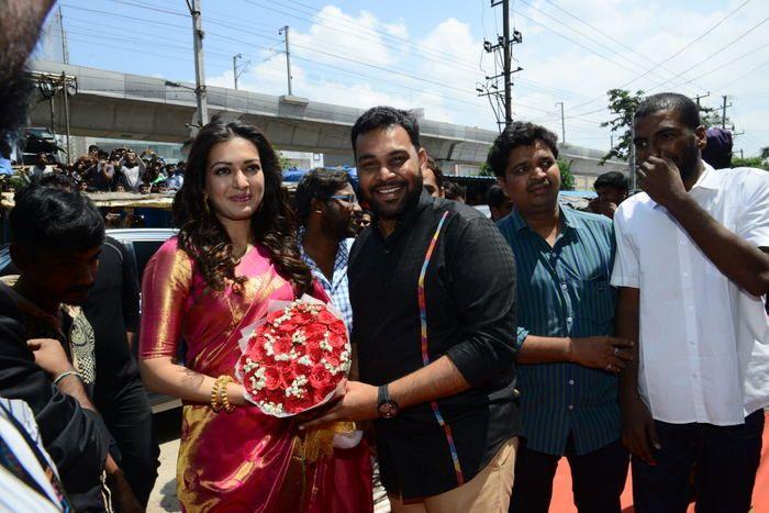 Vijay Devarakonda & Catherine Tresa launch KVM Mall Photos