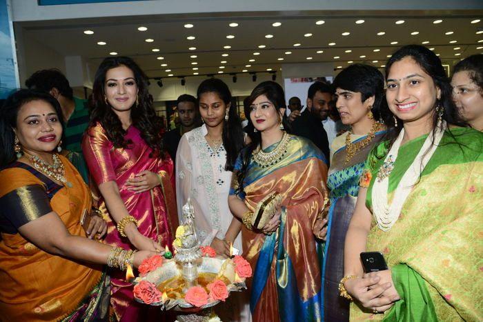 Vijay Devarakonda & Catherine Tresa launch KVM Mall Photos