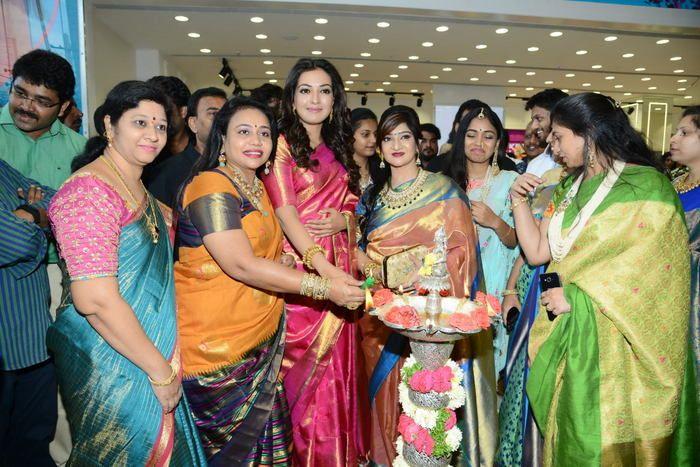 Vijay Devarakonda & Catherine Tresa launch KVM Mall Photos