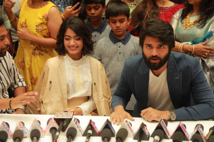 Vijay Deverakonda & Rashmika inaugrates KLM fashion mall