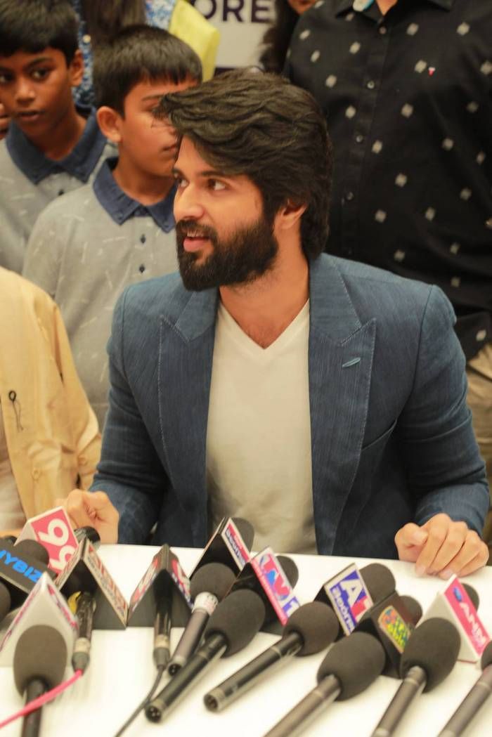 Vijay Deverakonda & Rashmika inaugrates KLM fashion mall