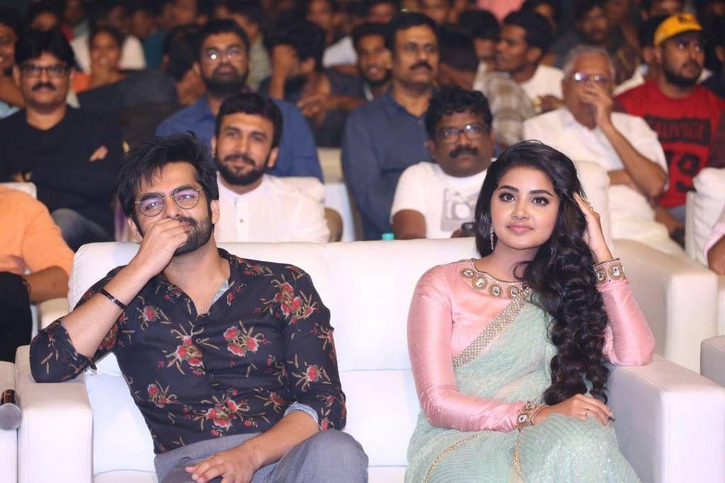 Vunnadhi Okate Zindagi Movie Audio Launch Photos