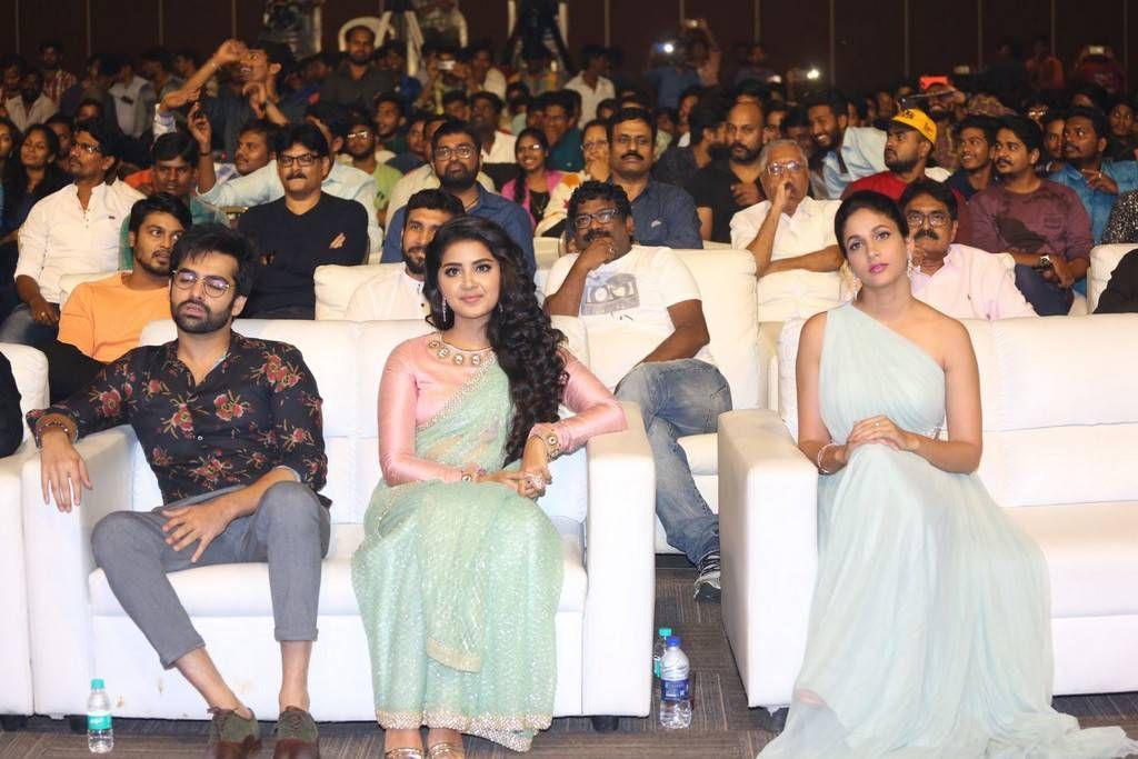 Vunnadhi Okate Zindagi Movie Audio Launch Photos