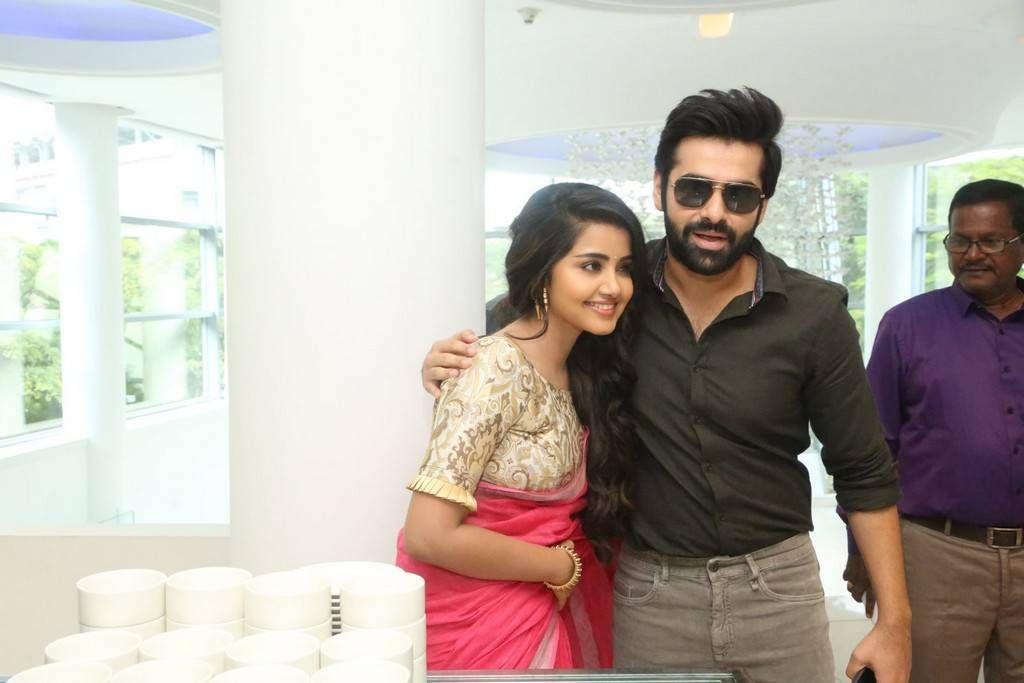 Vunnadi Okate Zindagi Movie Thanks Meet Stills