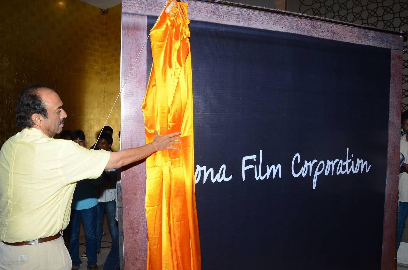 Abhinetri Movie First Look Launch Photos