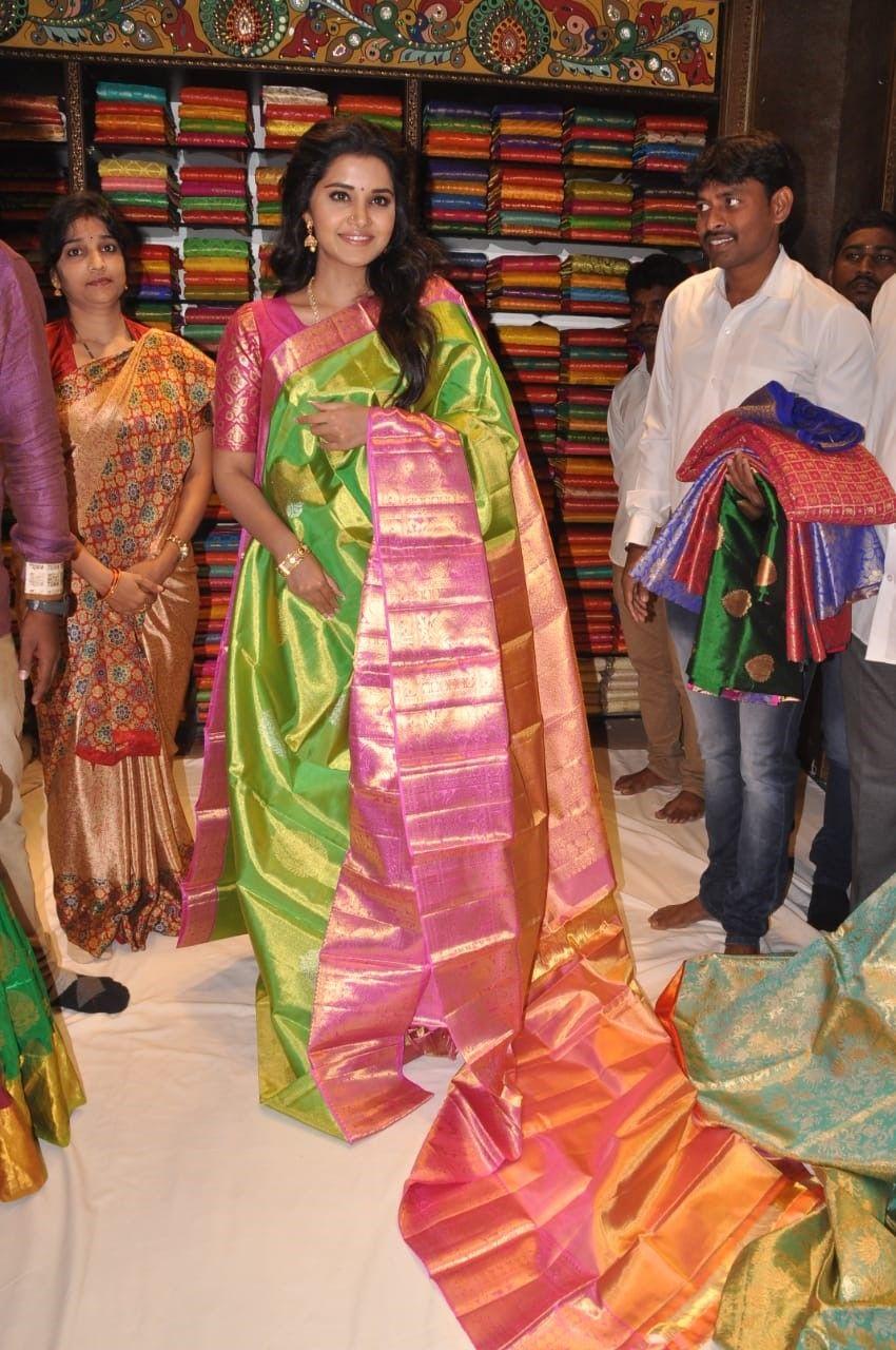 Actress Anupama Parameswaran Inaugurates VRK Silks at Kukatpally