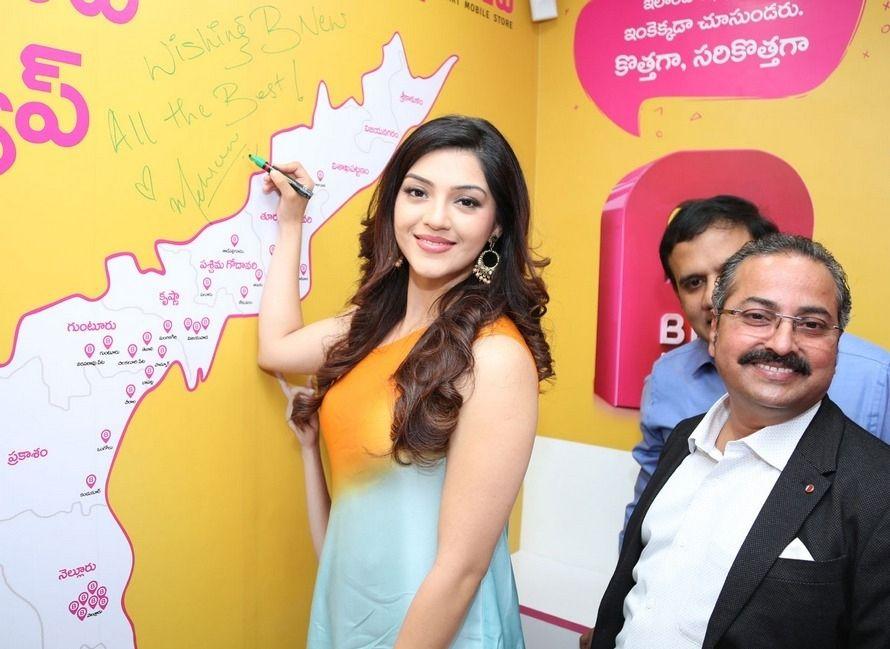 Actress Mehreen Pirzada Launches BNew Mobile Store at Adoni