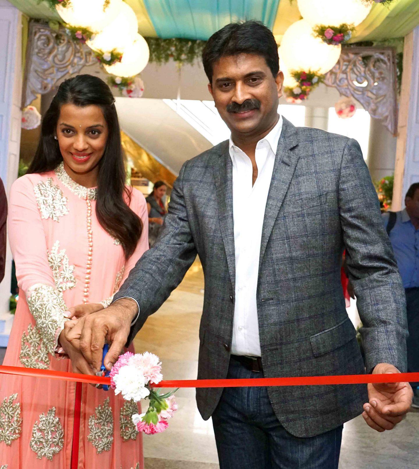 Actress Mugdha Godse Inaugurates Hi-Life Luxury Photos