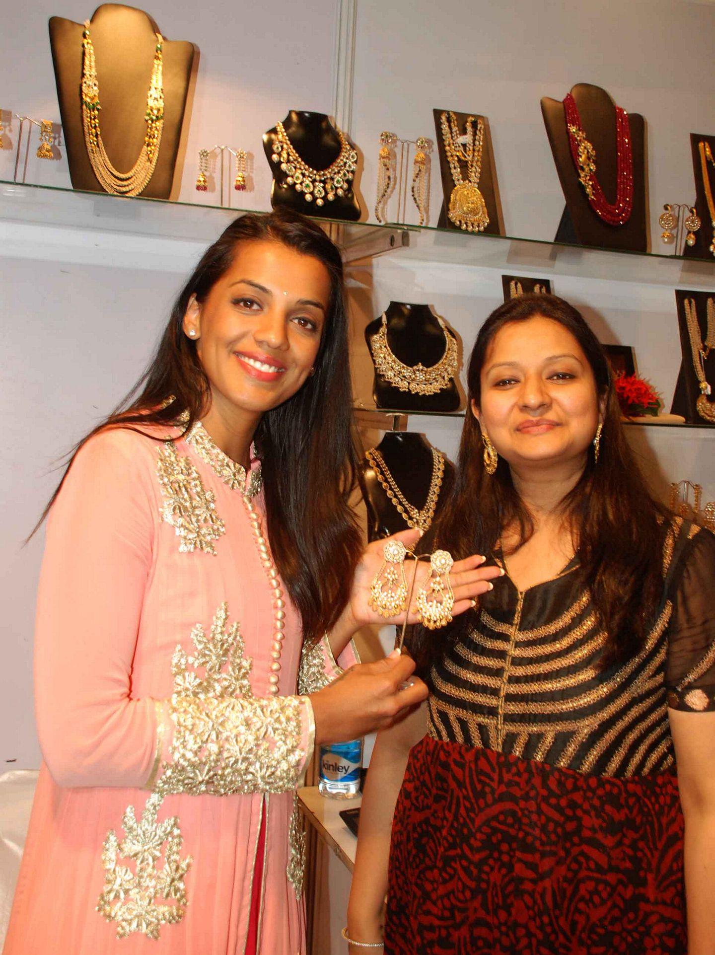 Actress Mugdha Godse Inaugurates Hi-Life Luxury Photos