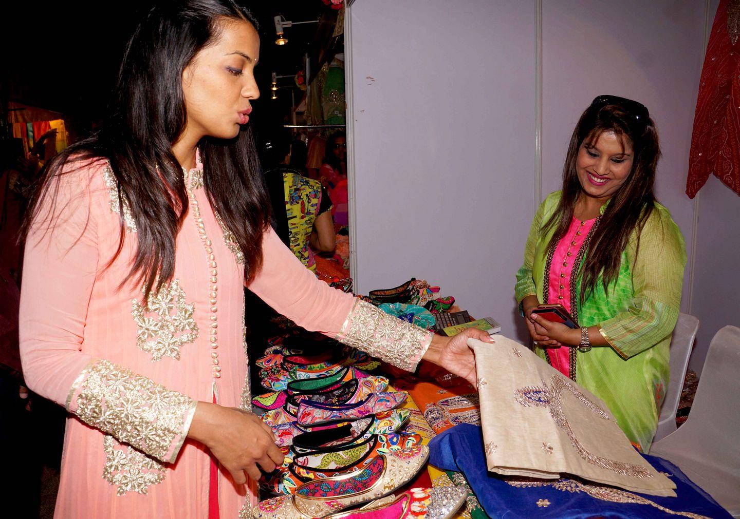 Actress Mugdha Godse Inaugurates Hi-Life Luxury Photos