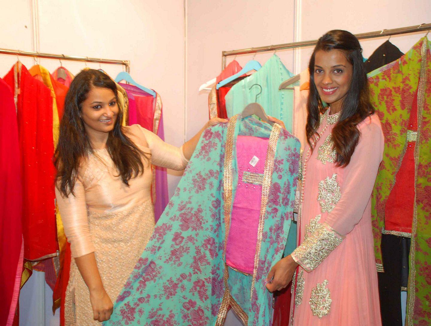 Actress Mugdha Godse Inaugurates Hi-Life Luxury Photos