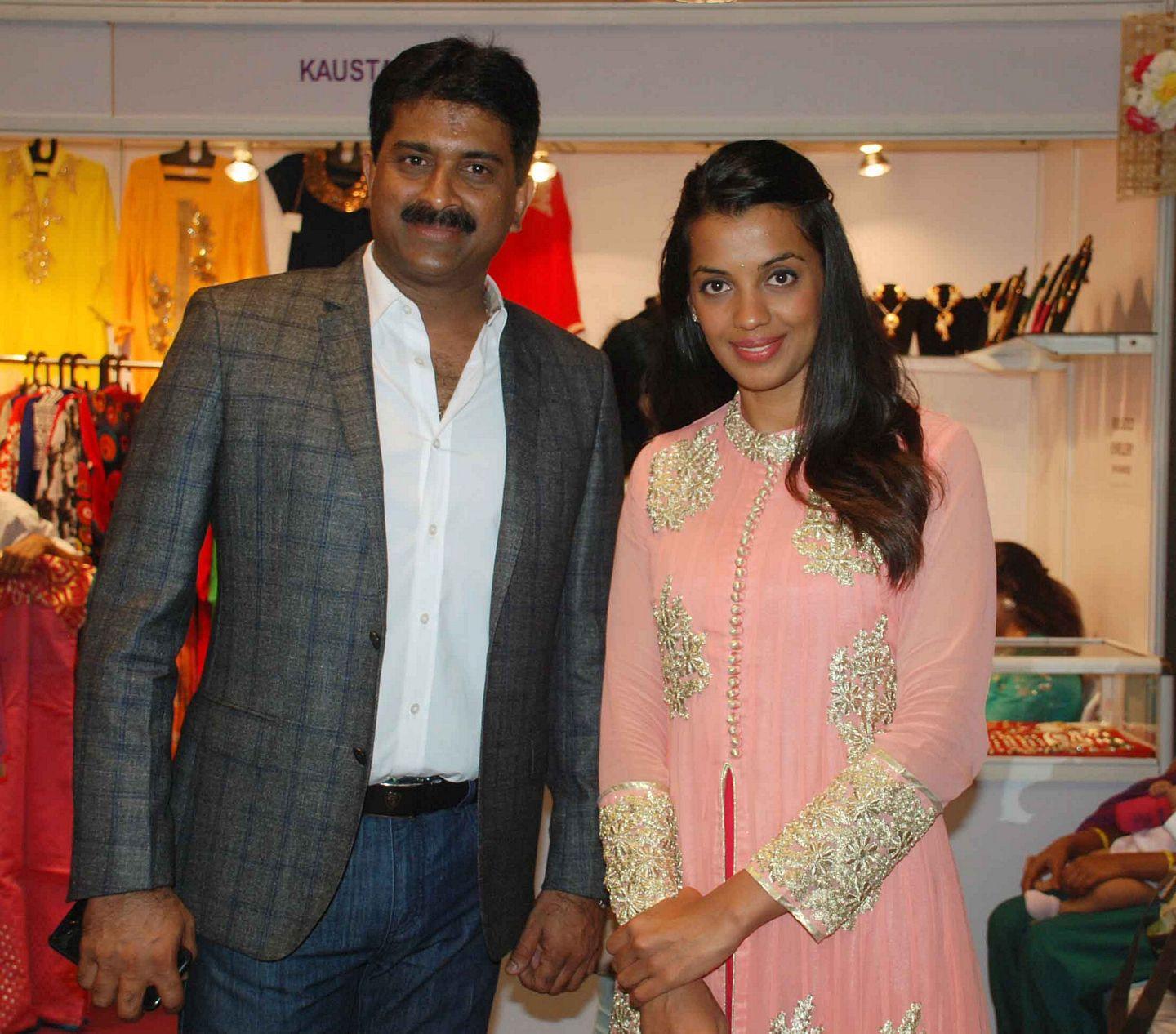 Actress Mugdha Godse Inaugurates Hi-Life Luxury Photos