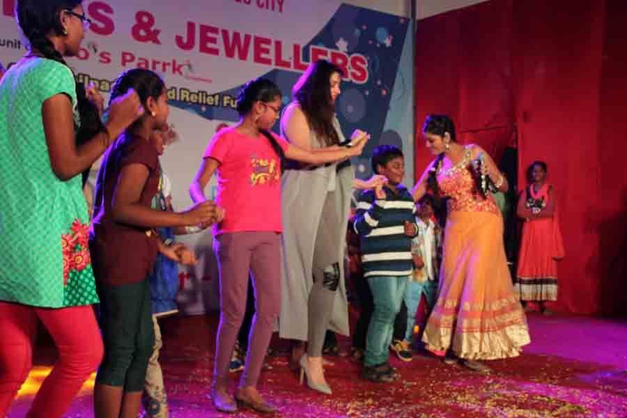 Actress Namita New Year Celebration 2016 Photos
