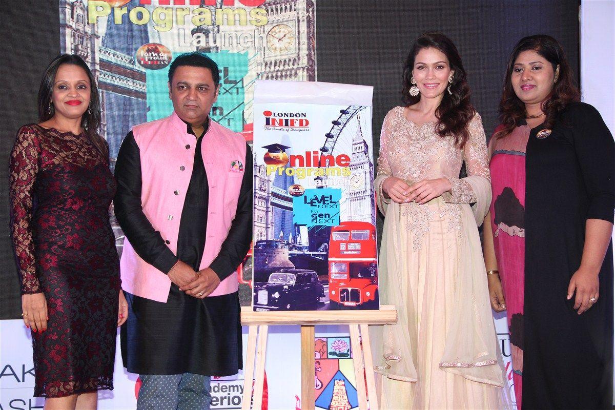 Actress of FAN Convocation Ceremony of INIFD Photos